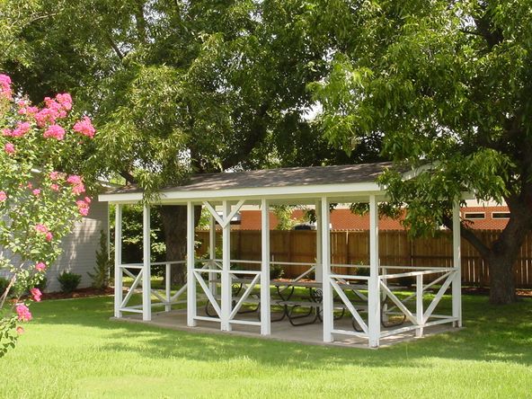 Caldwell Office Building: 1422 Caldwell St, Conway, AR 72034